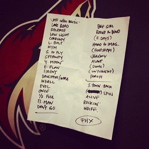 Setlist photo from Pearl Jam - Jobing.com Arena, Glendale, AZ, USA - Nov 19, 2013